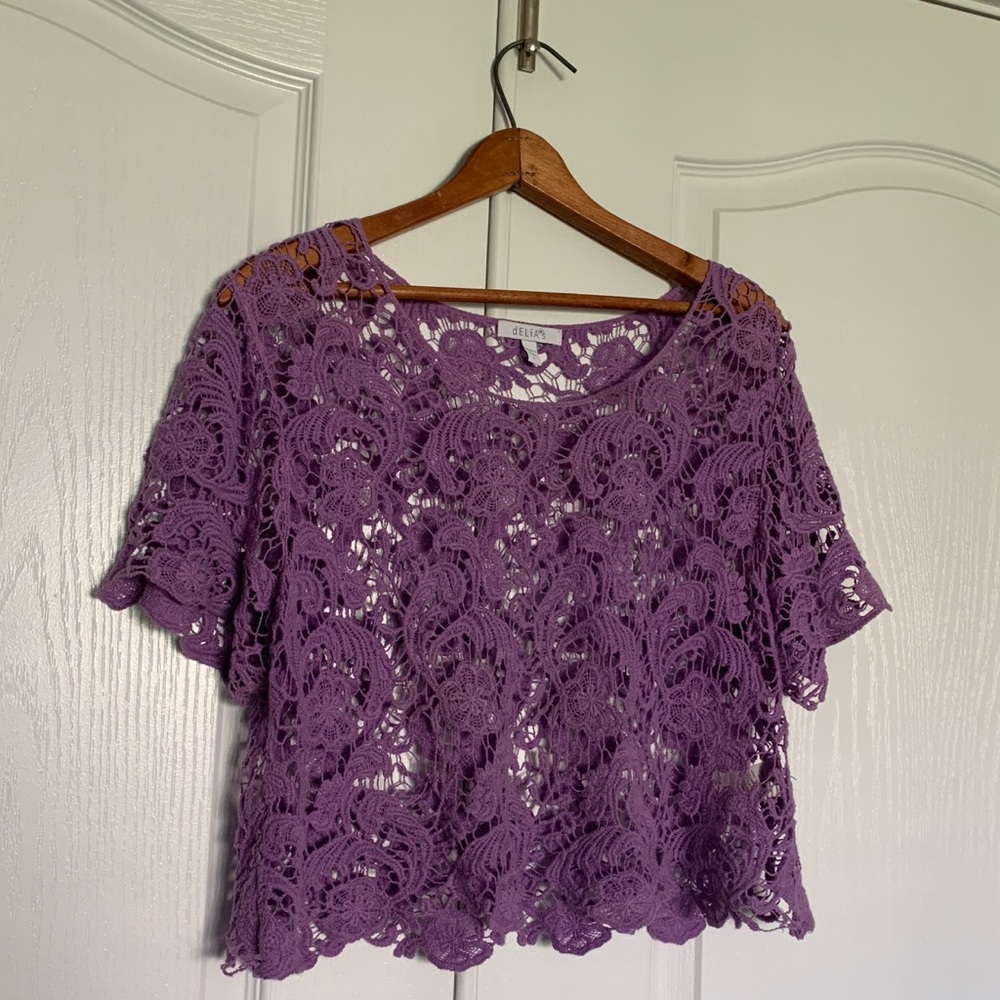 Short Sleeved Lace Crop Top - Like New!